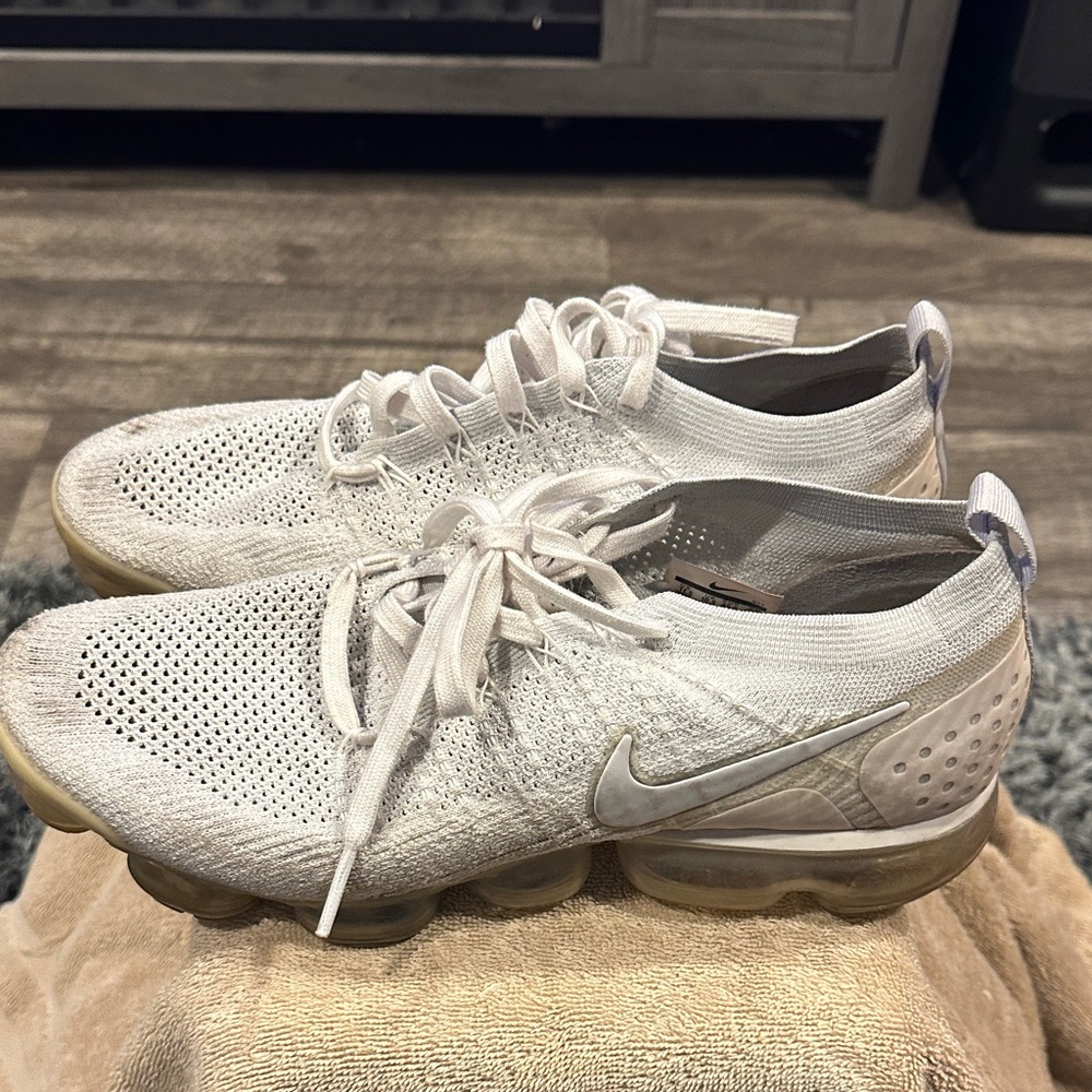 Men's White Nike Flyknit Sneakers